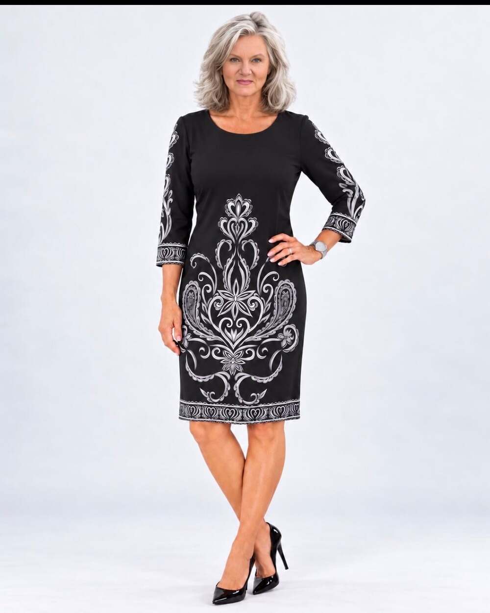 Forever Dress Size M Black White Paisley